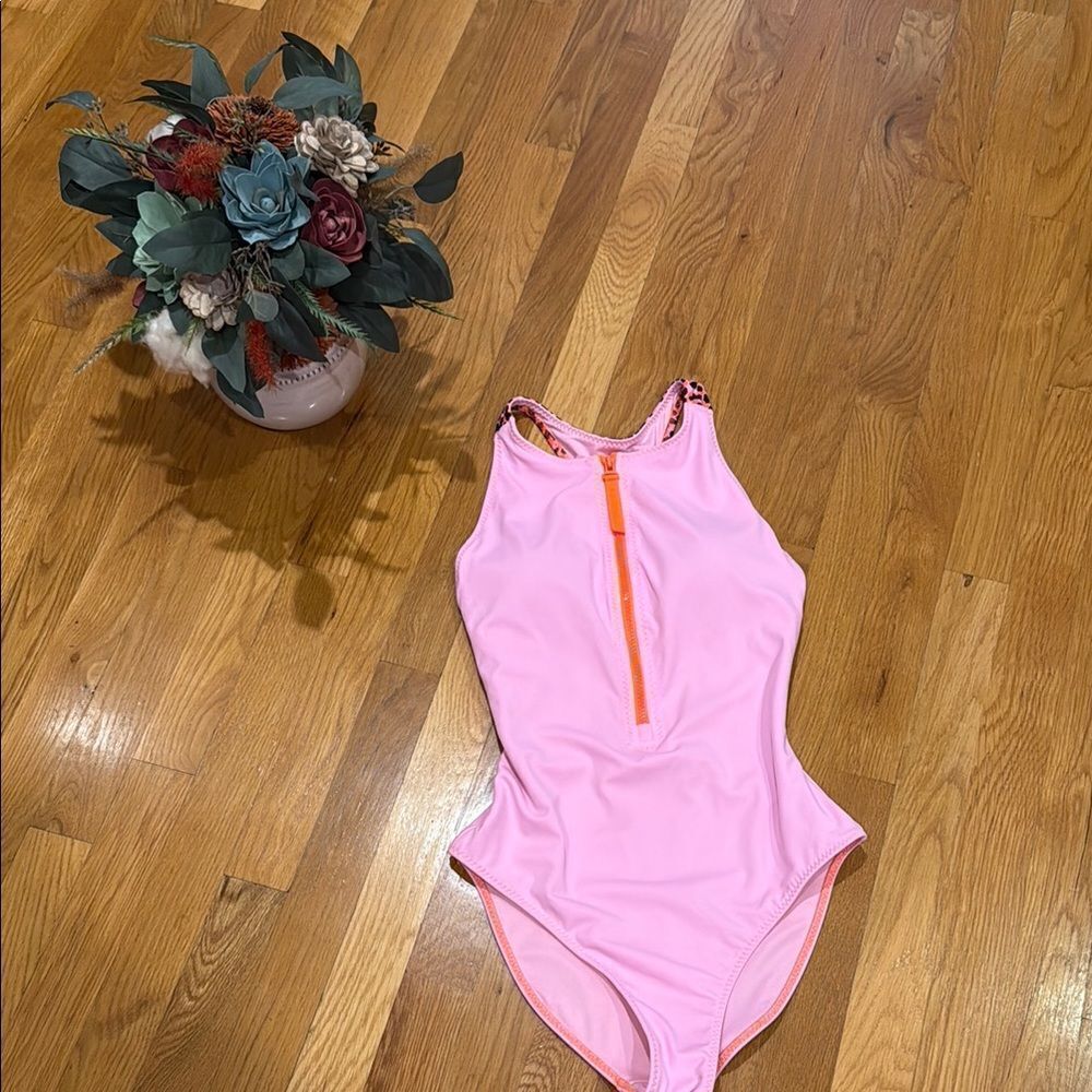 Fabletics Zip-Front Racerback Shaping One-Piece. Size S - Excellent Condition - Picture 5 of 8